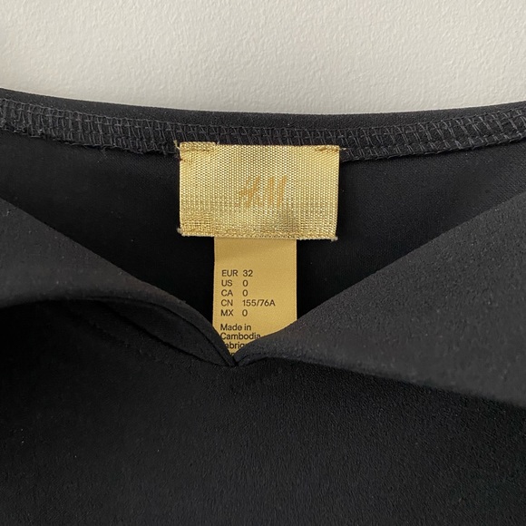 NWOT H&M Off-shoulder dress - Picture 3 of 3